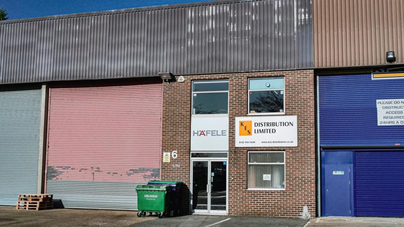 warehouse to let Reading