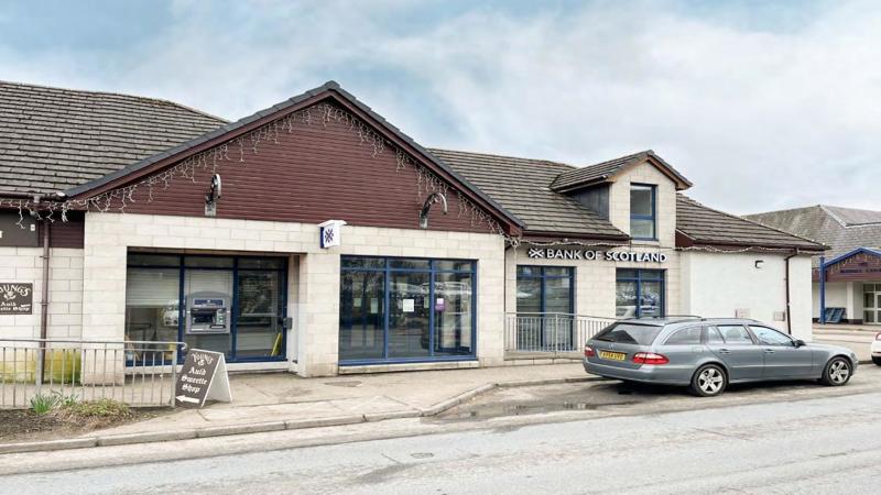 shop to let Aviemore