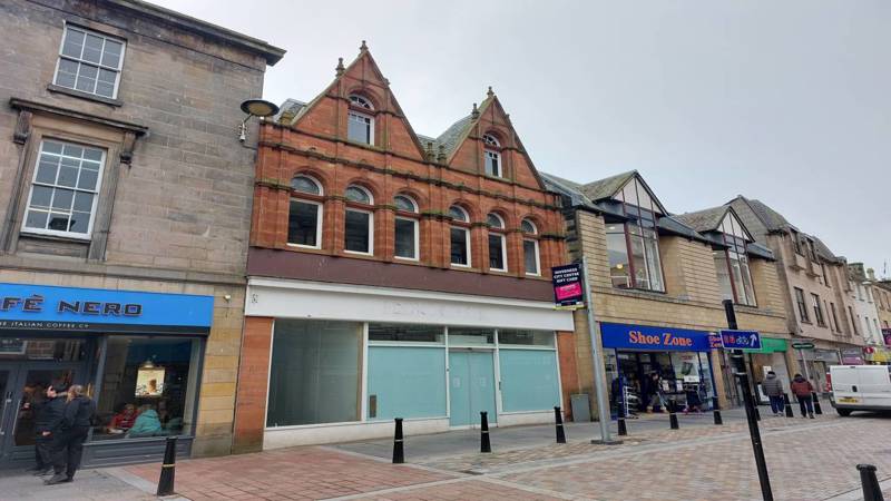 Prominent Retail Unit To Let