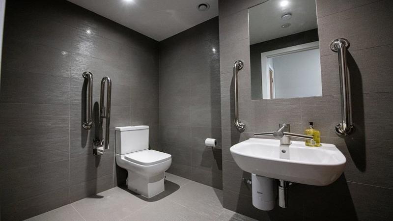 VISION-HOUSE-9-BATHROOM.jpg