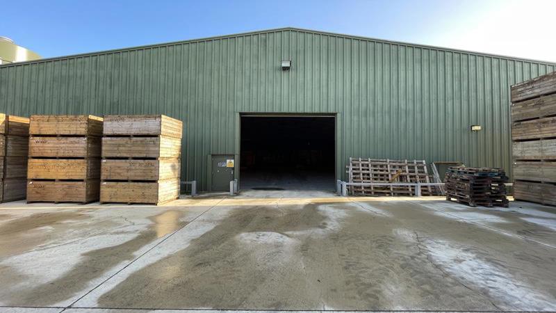 warehouse to let Winchester