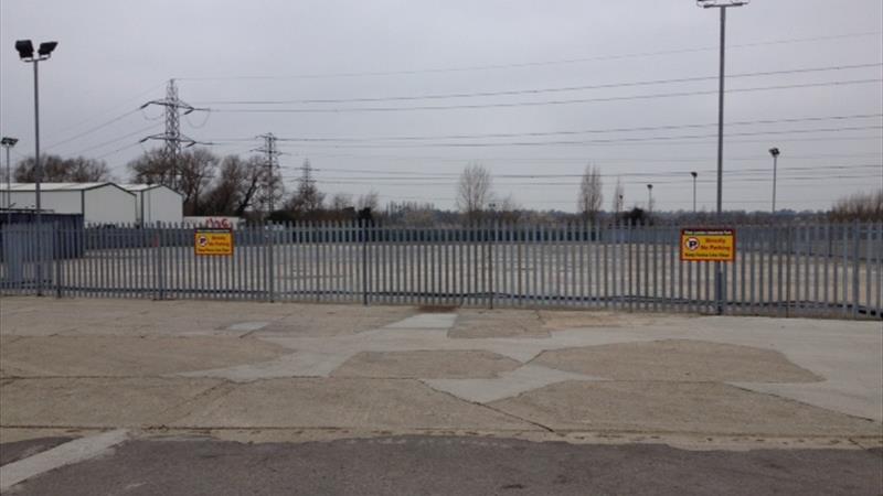 Industrial / Yard Space in Uxbridge To Let