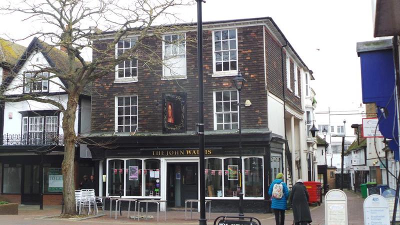 Public House To Let 