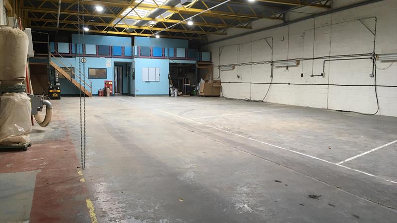 picture  barton rd 47 warehouse to office fr LHS.JPG