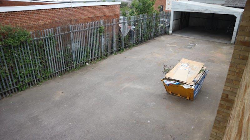 Boulton Road 25 Secure Yard.JPG