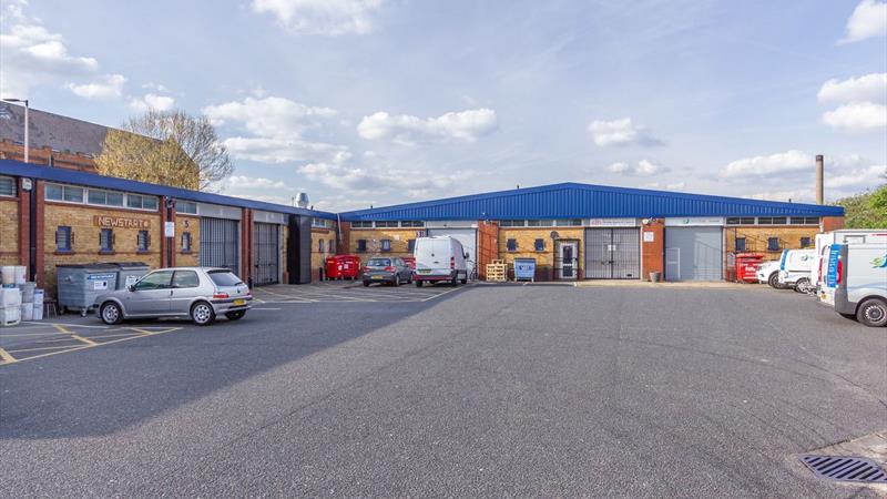 Warehouse To Let in Lewisham