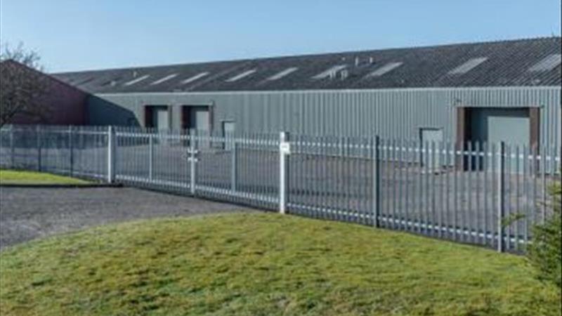 PRIME LOCATED INDUSTRIAL UNITS WITH SECURE YARD