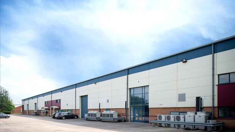 TO LET - HIGH QUALITY INDUSTRIAL / DISTRIBUTION UN