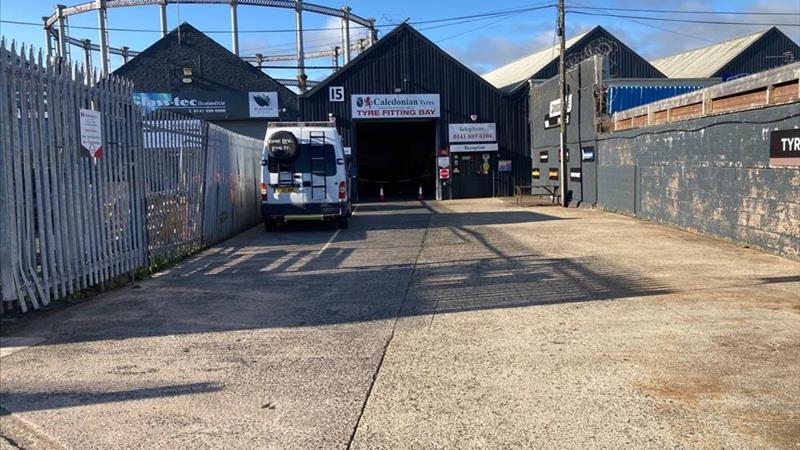 Industrial Unit With Secure Yard | To Let | 15 Gre