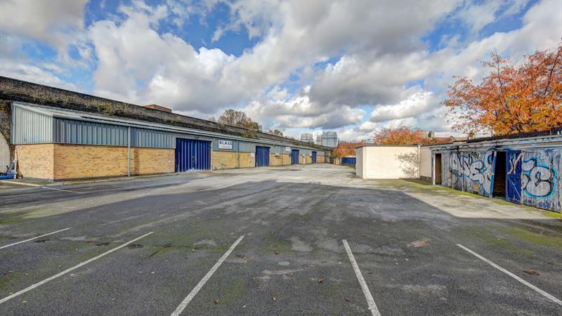 Industrial Unit To Let in Southwark - External Image