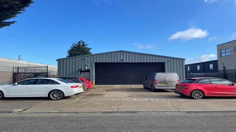 warehouse to let Smallford