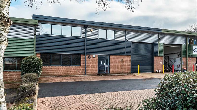 Warehouse To Let in Warwick