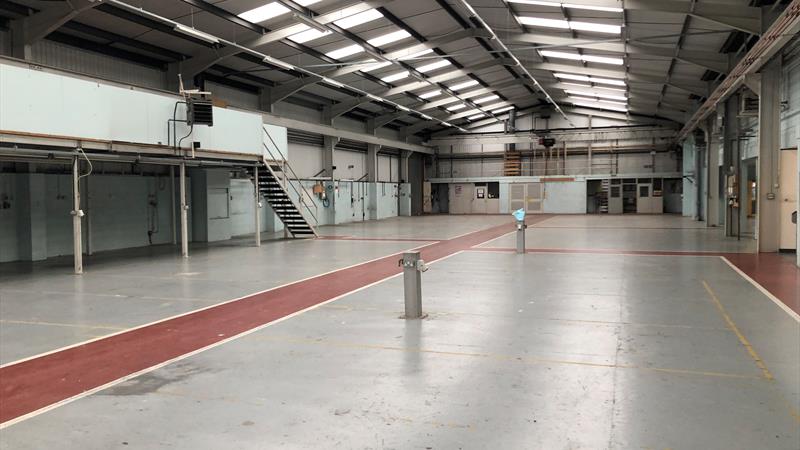 Industrial Unit With Large Private Yard