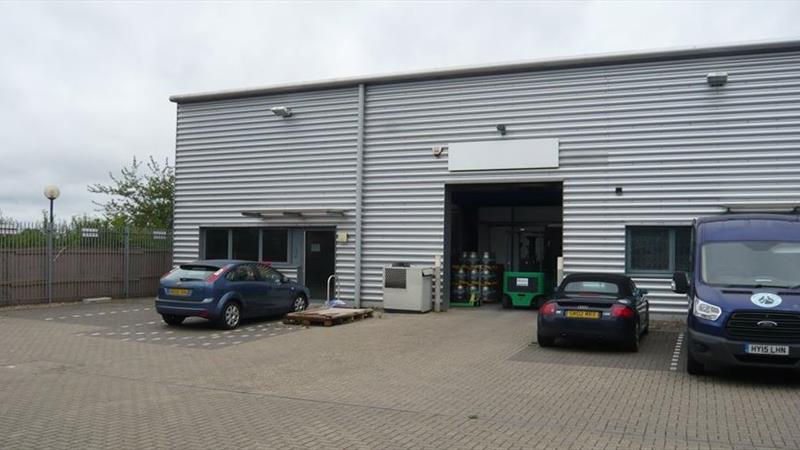 Warehouse Unit To Let in Feltham - External Image