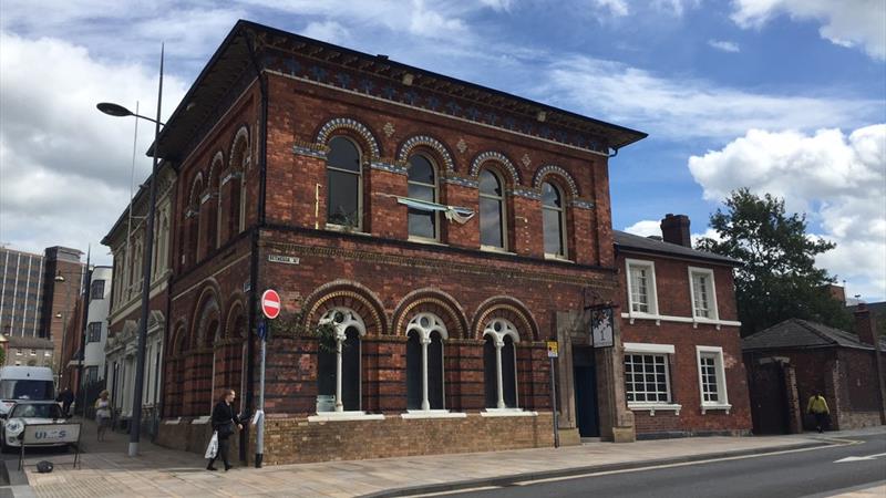 Bar/Restaurant To Let in Stoke on Trent