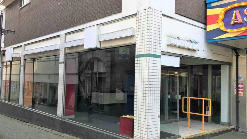 Retail Unit To Let in Newcastle-under-Lyme