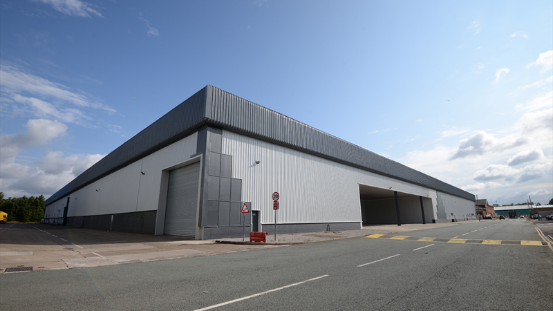Warehouse To Let in Speke