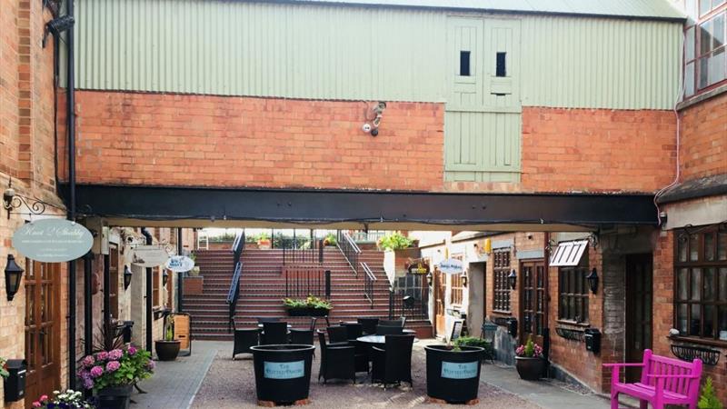 Retail Unit To Let in Evesham