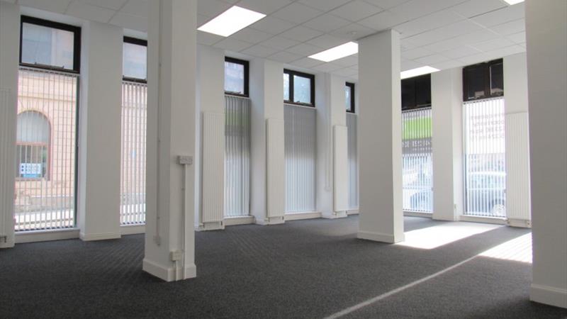 Commercial Premises For Sale/To Let in Greenock