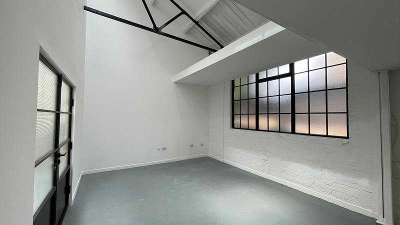 Light Industrial / Storage Unit To Let in Wembley