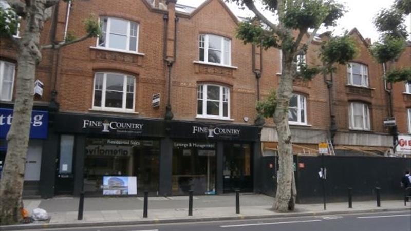 Shop To Let in Fulham