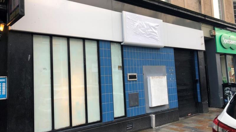 Shop To Let in Helensburgh