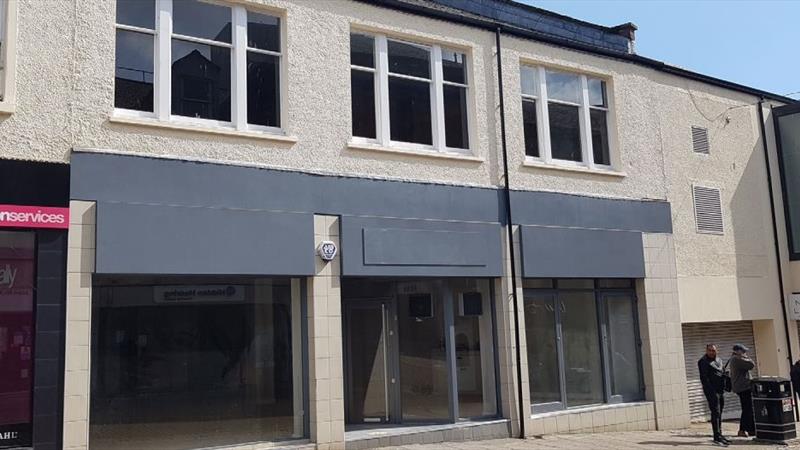 Shop To Let in Dumfries