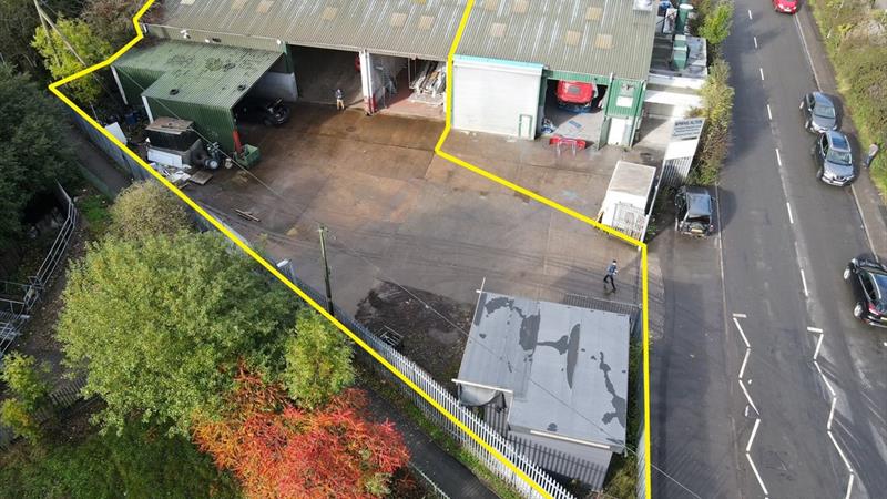 Industrial Unit With Yard Area