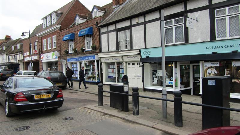 Shop To Let in Hoddesdon