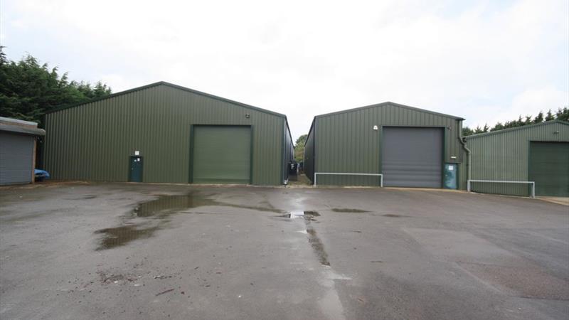 Deatached Warehouse With Large Yard Area