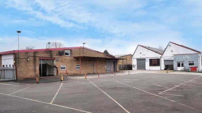 Industrial/Warehouse Premises with Yard & Parking