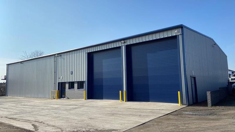 Modern Industrial Unit with Yard & Parking