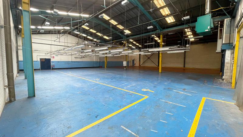 Large Warehouse Suitable For Various Uses