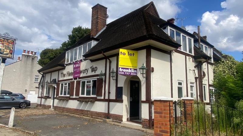Two Storey Detached Building To Let in Richmond