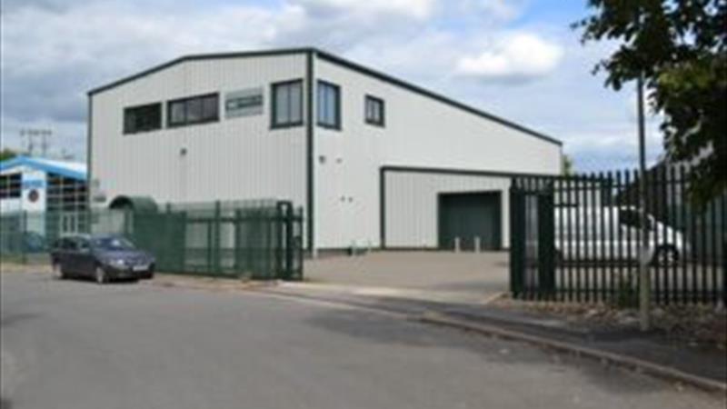 Large Warehouse With Secure Yards