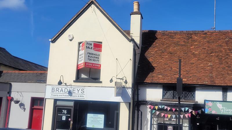Retail Unit in Frimley For Sale