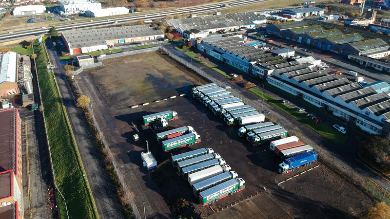 Industrial Yard To Let in Newhouse