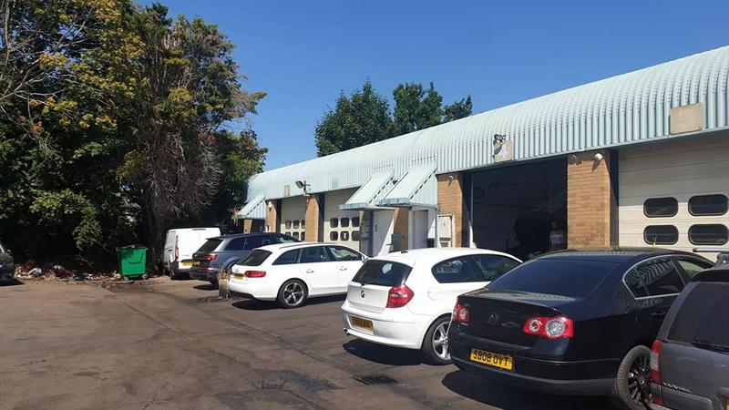 light-industrial-units-with-b2-b8-use-st-clare-business-park-holly