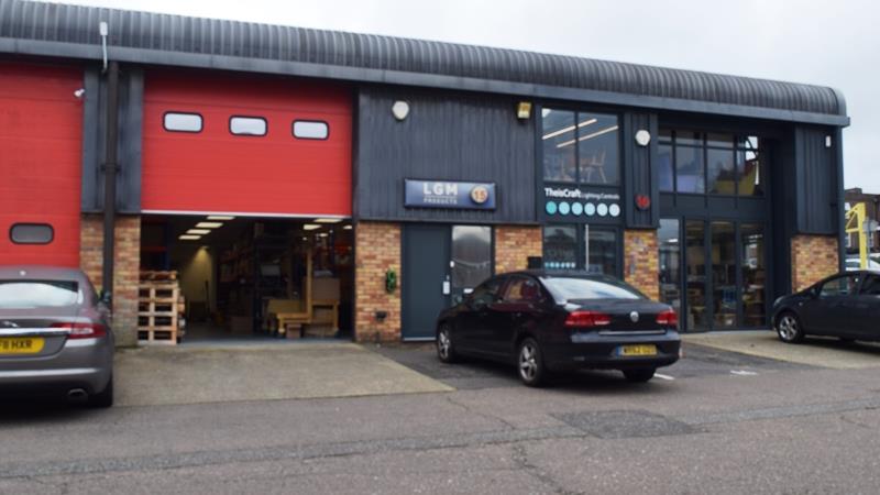 15 Riverside Park Industrial Estate, Farnham, GU9 7UG - Novaloca.com