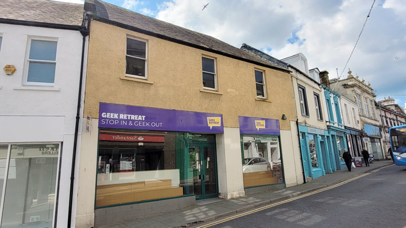 Retail Unit In Central Town Centre Position