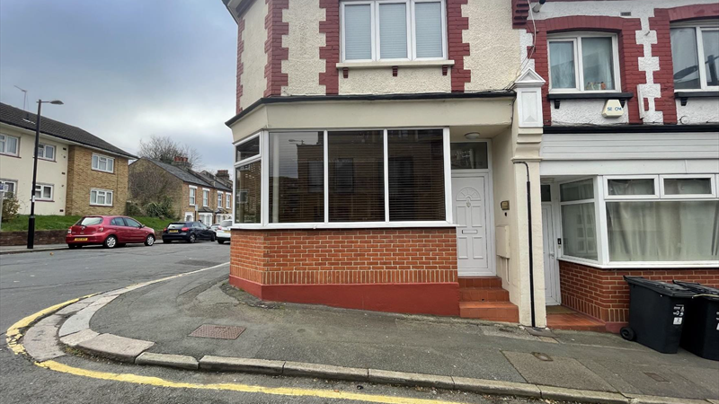 Office / Class ‘E’ Premises To Let in Coulsdon
