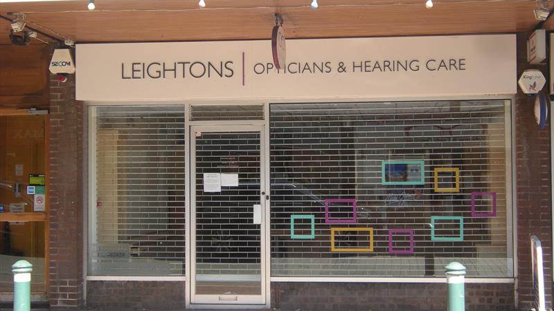 Shop To Let in Egham