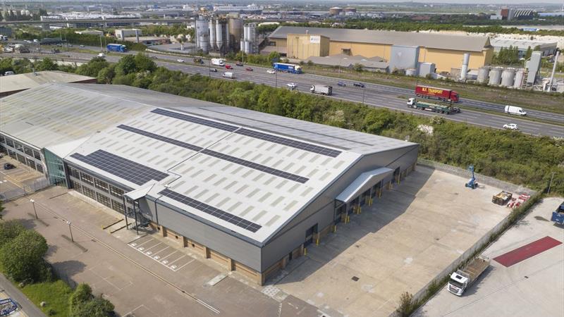 Warehouse To Let in West Thurrock