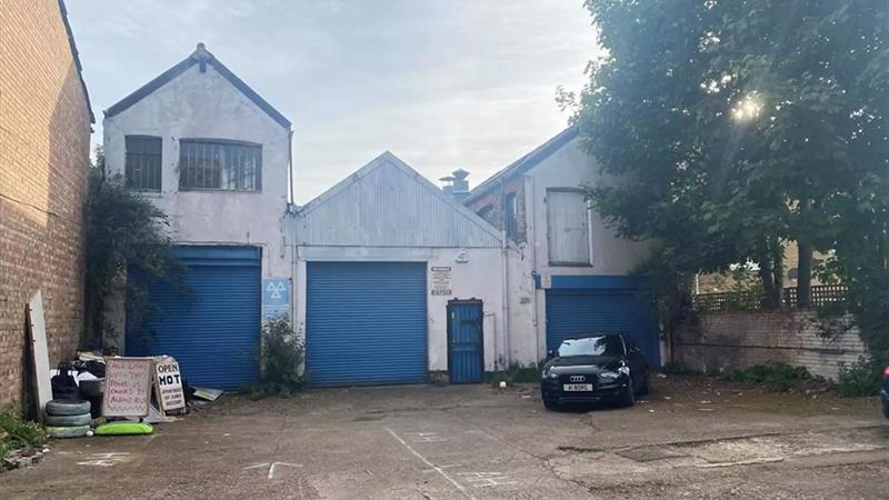 Light Industrial Unit With Planning Permission