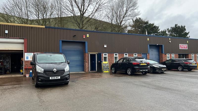 Light Industrial/Warehouse Premises To Let in Stone