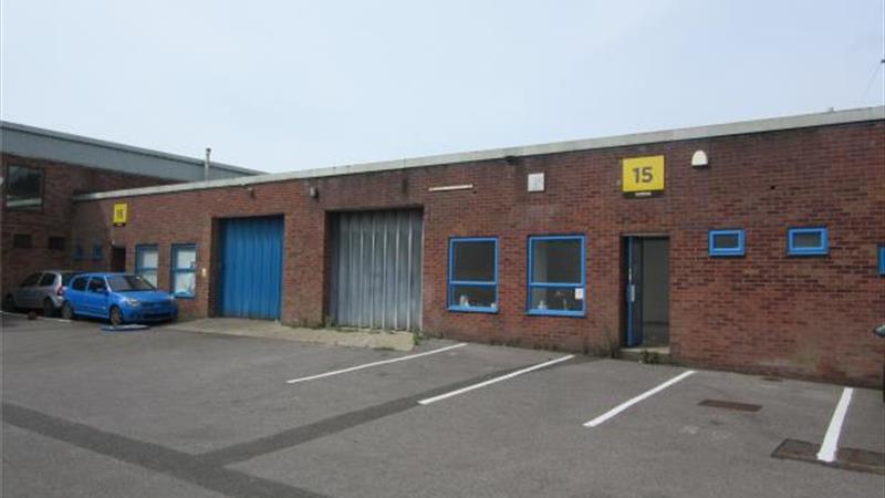 light-industrial-facility-to-lease-in-16-station-close-potters-bar