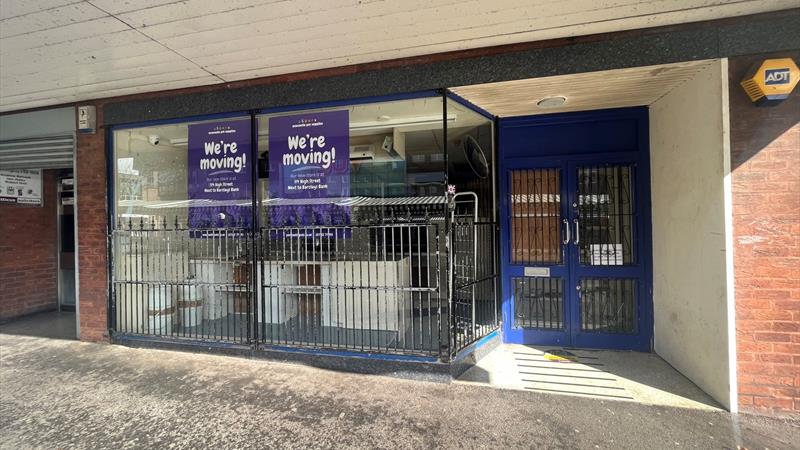 Retail Unit To Let in Newcastle-under-Lyme