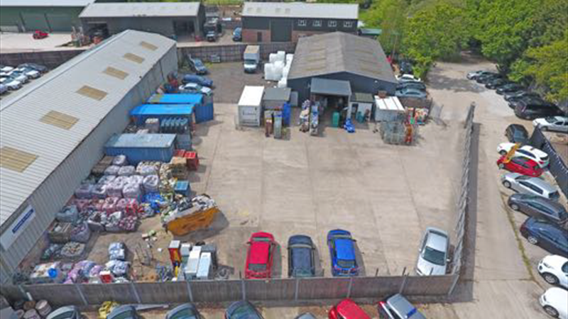 Industrial Unit With Large Fenced Yard