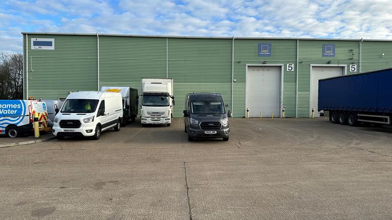 Warehouse To Let in Heathrow