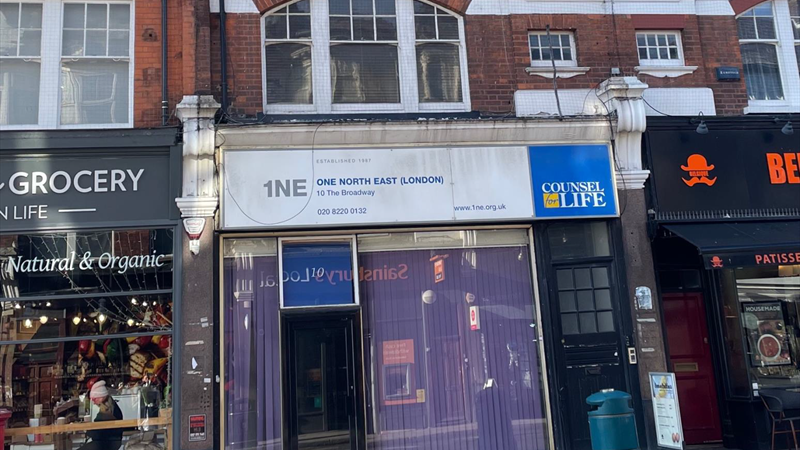 Prime Shop / Office To Let in Woodford Green